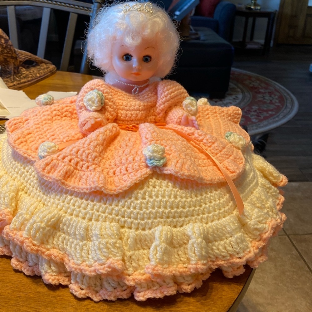 Vintage bed doll. Beautiful. Looks new   22 inches wide. Cream and peach color